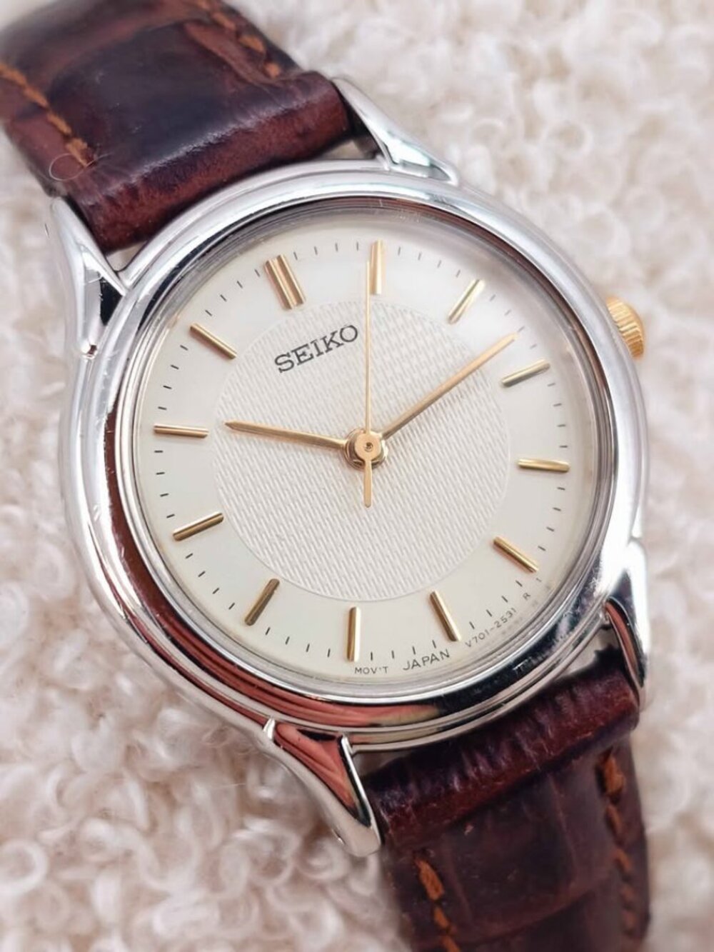 Seiko V701-1930 Women's Quartz Watch 25mm Two Tone Cream Dial JDM New Battery